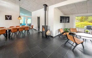 Dining - Nice home in Blåvand with sauna (Blåvand)