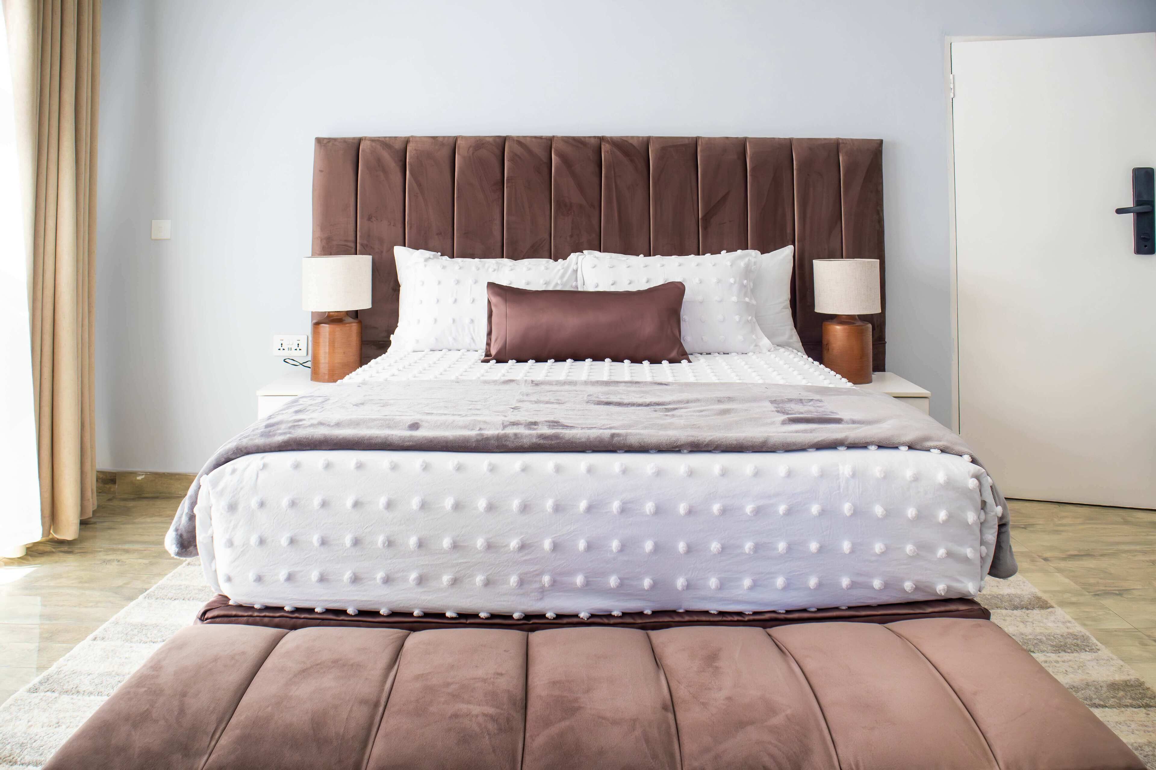 Caja fuerte, escritorio, espacio para trabajar con un portátil