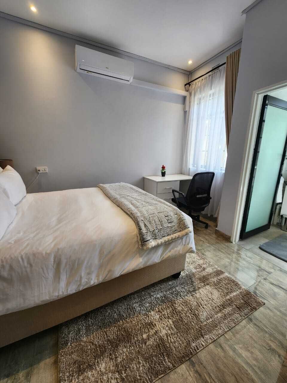 Habitación Confort doble | Caja fuerte, escritorio, espacio para trabajar con un portátil