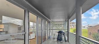 2-bed Beach Haven With Garden & Alfresco Dining