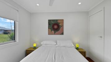 Apartment | 2 bedrooms, iron/ironing board, bed sheets