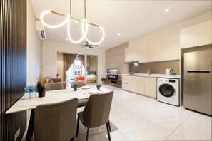 ستائر تعتيم وتج�هيزات عازلة للصوت وواي فاي مجانًا