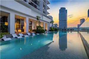 Kolam renang outdoor