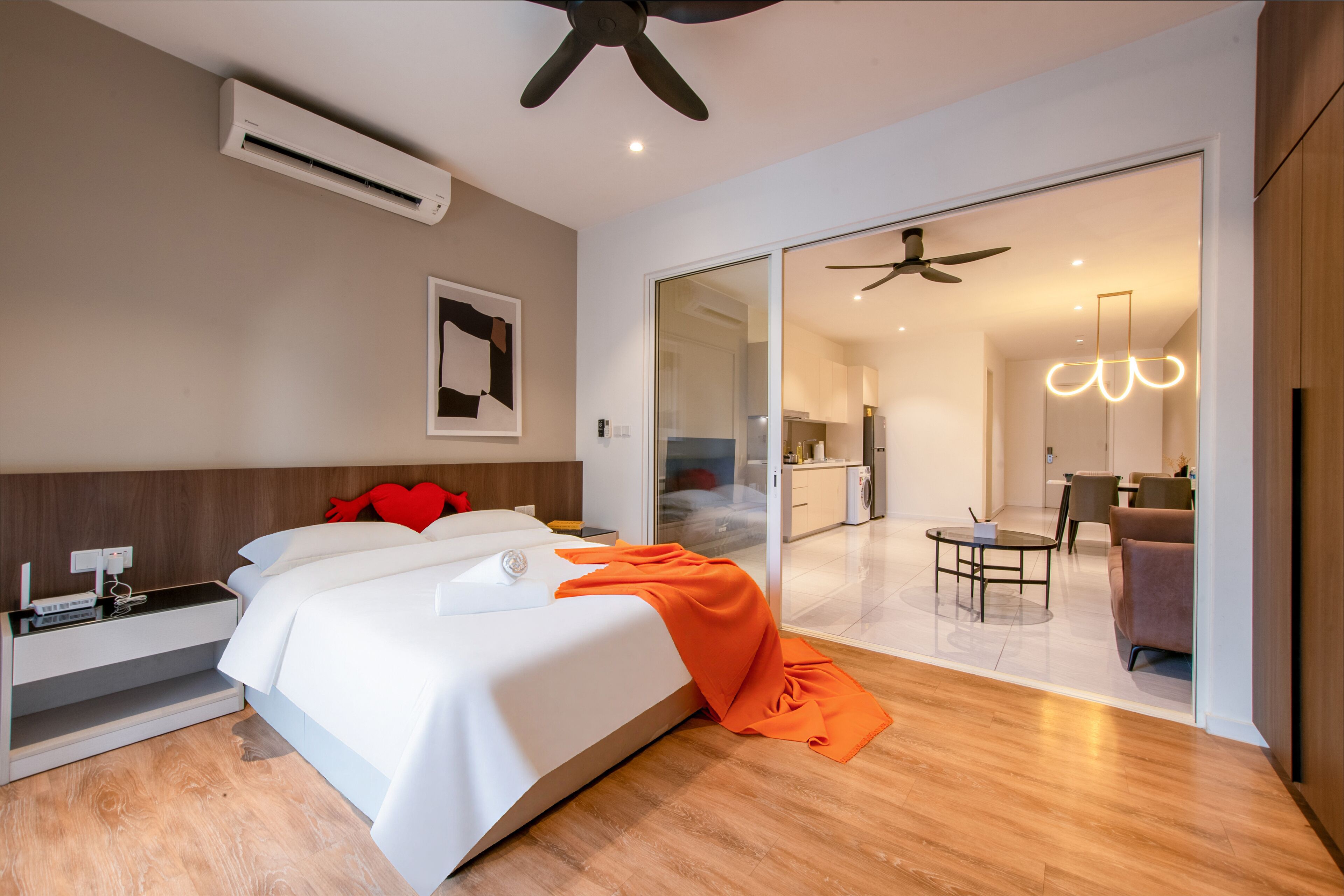 Comfort Studio Suite, 1 Queen Bed, Balcony, City View | Hypo-allergenic bedding, desk, laptop workspace, blackout drapes