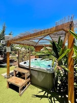Bañera de hidromasaje exterior