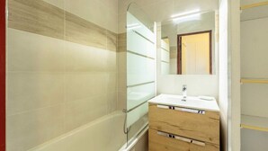 Towels - 2-room Apartment for 4 People, 25m2 (La Plagne-Tarentaise)
