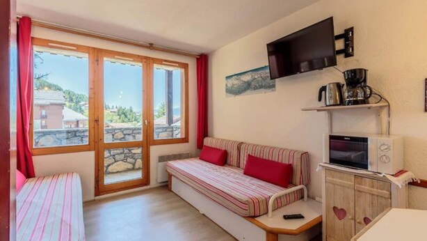 Living area - 2-room Apartment for 4 People, 25m2 (La Plagne-Tarentaise)