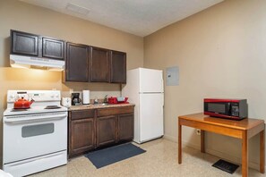 Fridge, microwave, coffee/tea maker, toaster