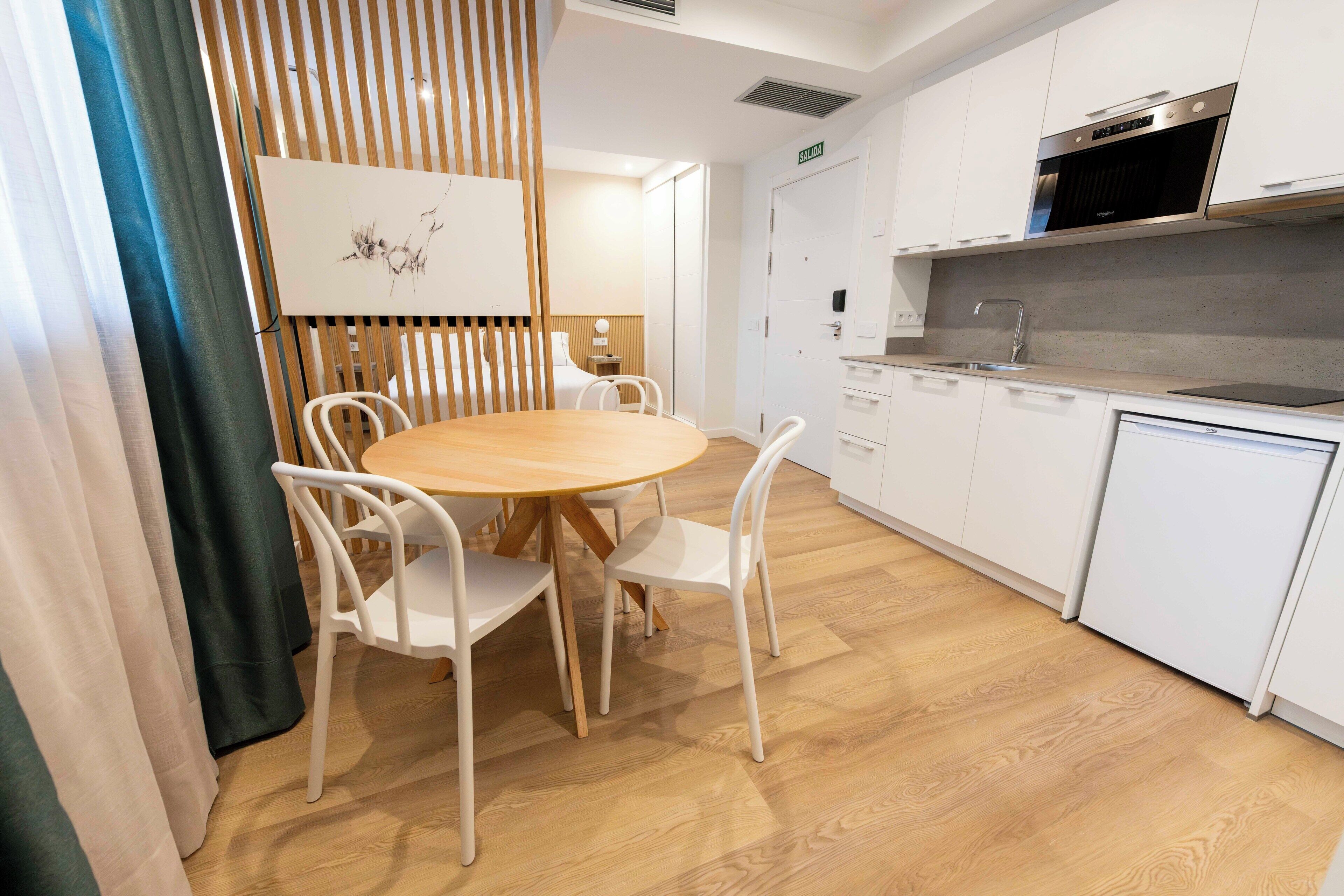 สแตนดาร์ดสตูดิโอ, วิวเมือง | พื้นที่ทำงานแบบใช้แล็ปท็อป, Wi-Fi ฟรี