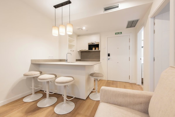 Apartment, City View | Laptop workspace, free WiFi - Apartamentos Silken Goya (Oviedo)