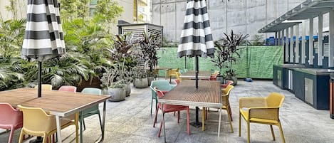 Apartment | Outdoor dining