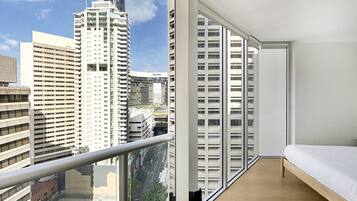 Apartment | 2 bedrooms, iron/ironing board, bed sheets