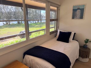 4 عدّة غرف نوم ومكواة/لوح كي وواي فاي وملاءات أسرّة