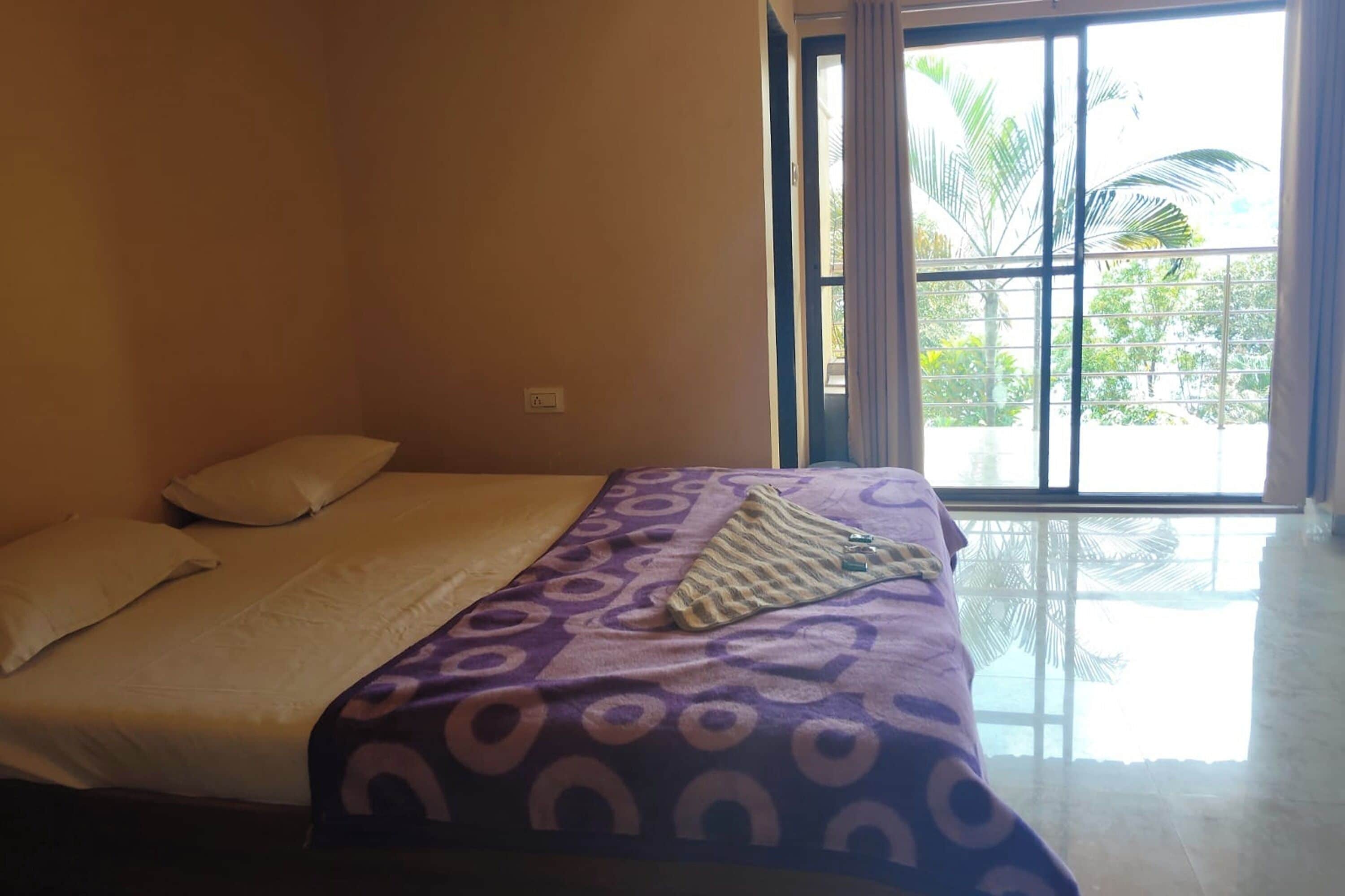 Family Room, Air conditioning | Rollaway beds, free WiFi, bed sheets
