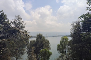 Chambre Familiale, climatisation | Vue sur le lac