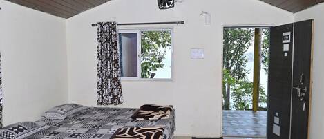 Classic Room | Rollaway beds, free WiFi, bed sheets