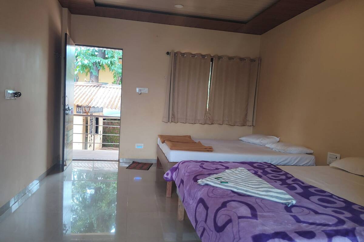 Rollaway beds (surcharge), WiFi (free), bed sheets