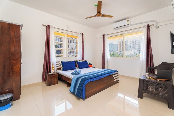 Classic-Zimmer | Verdunkelungsvorhänge, kostenloses WLAN, Bettwäsche