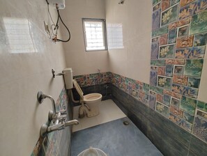 Ducha, toallas, jabón, shampoo