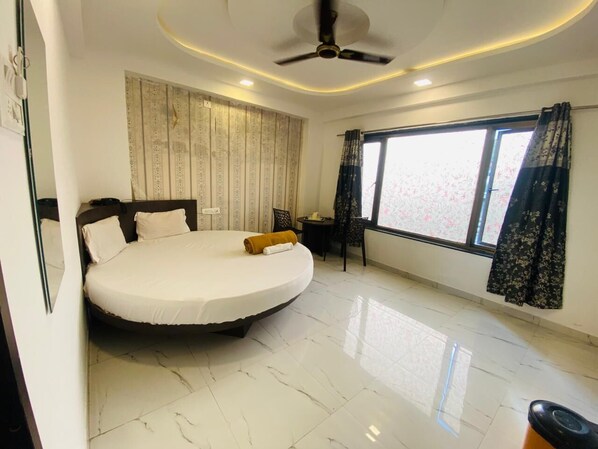 أسرّة قابلة للطي وواي فاي مجانًا وملاءات أسرّة