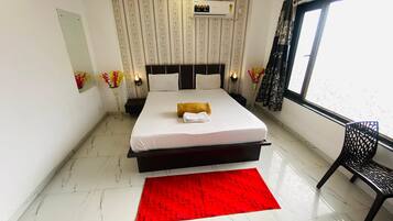 Rollaway beds, free WiFi, bed sheets