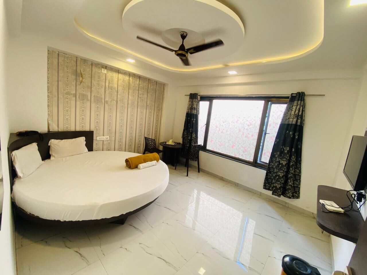 Deluxe Room | Rollaway beds, free WiFi, bed sheets