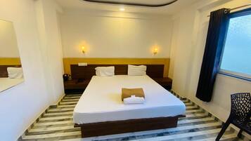 Deluxe Room | Rollaway beds, free WiFi, bed sheets
