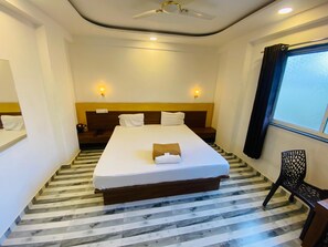 Classic Room | Rollaway beds, free WiFi, bed sheets