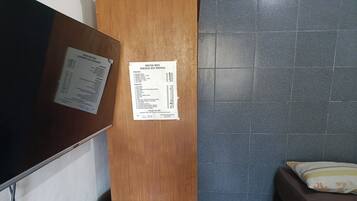 Standard Room | Desk, free WiFi