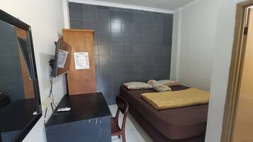 Standard Room | Desk, free WiFi