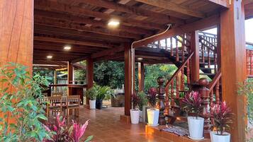 Superior Room | Desk, free WiFi, bed sheets