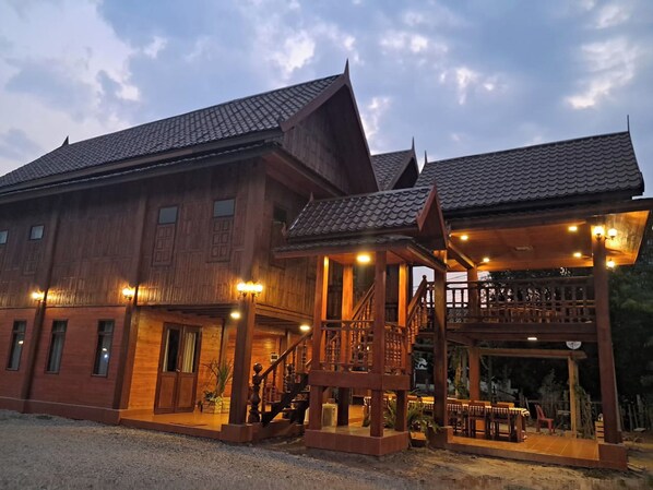 Superior Room | View from room - Wang Namthip Hotel (Ban Don)