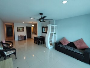 Laguna Apartment 1 @ Marina Island