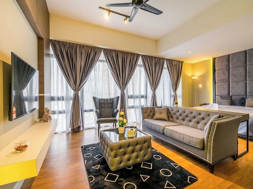 Leo Guesthouse @ Anggun Residence Suite