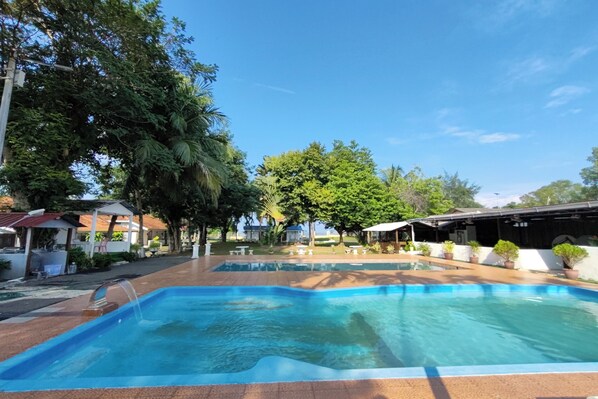 Outdoor pool - Green Town Hotels And Resorts (Port Dickson)