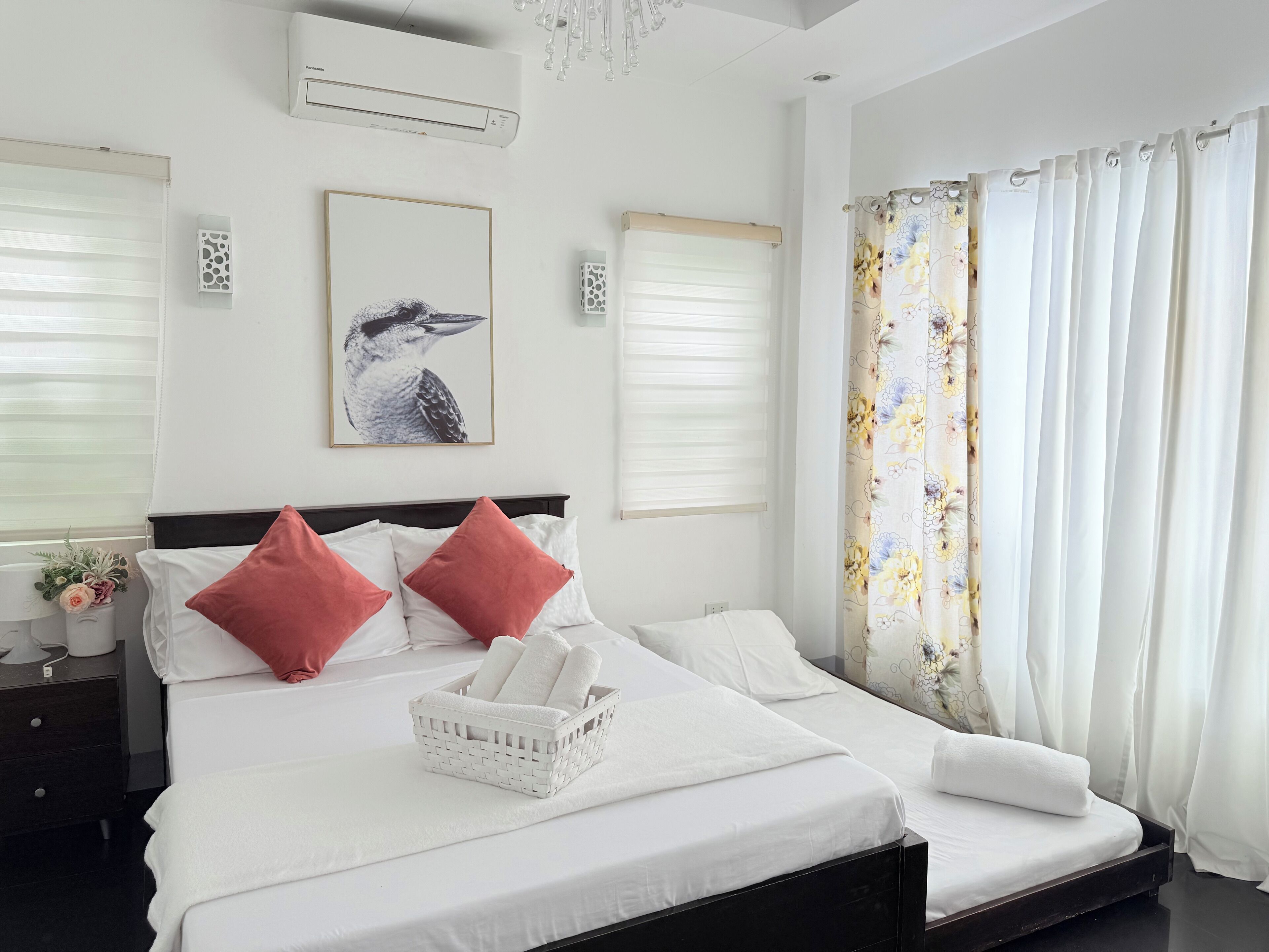 Villa | Desk, free WiFi, bed sheets