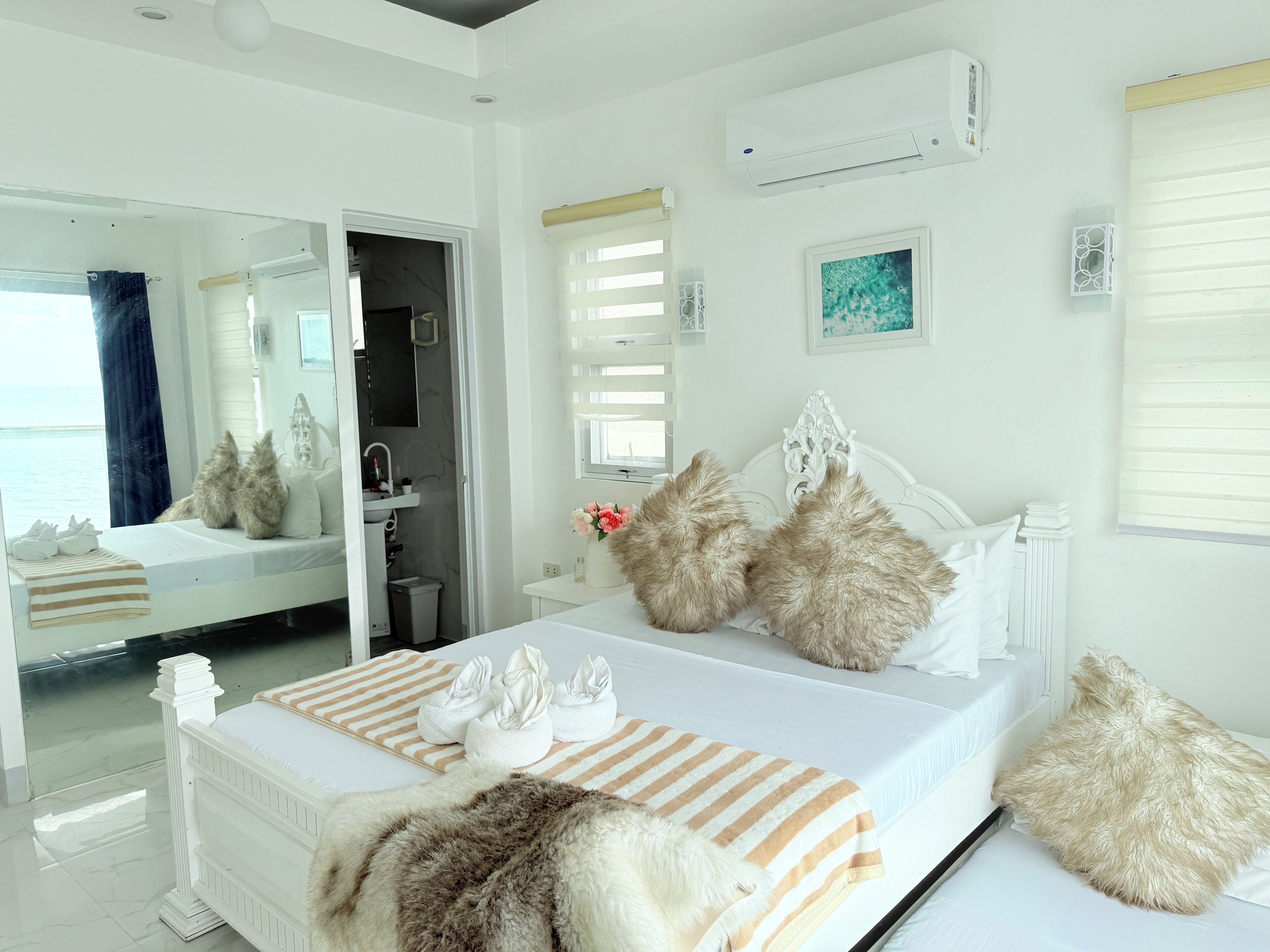 Penthouse | Desk, free WiFi, bed sheets