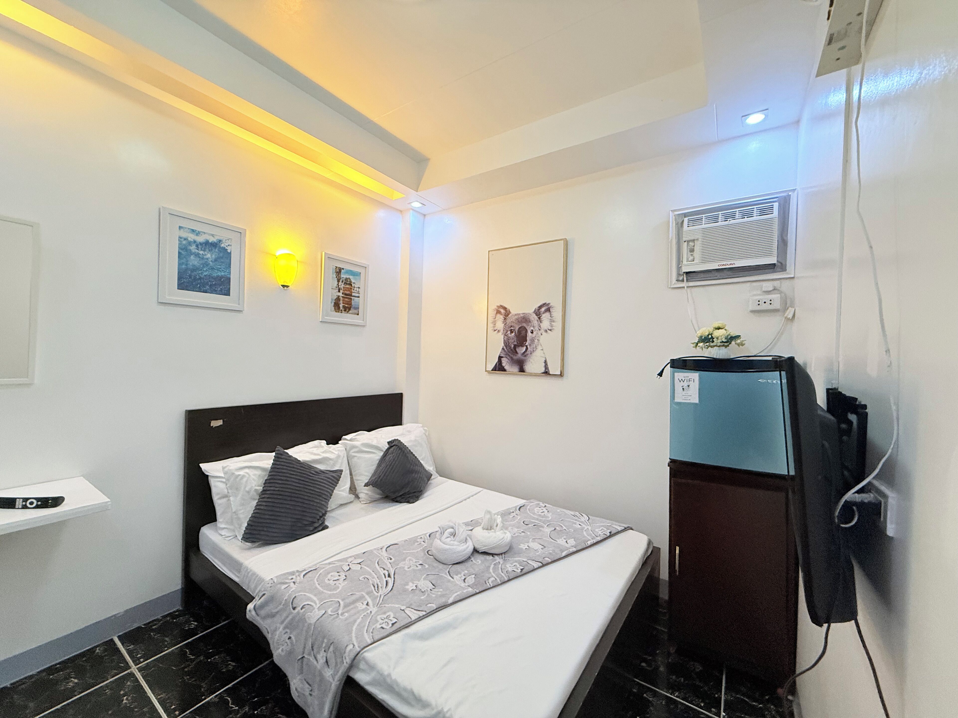 Standard Room | Desk, free WiFi, bed sheets