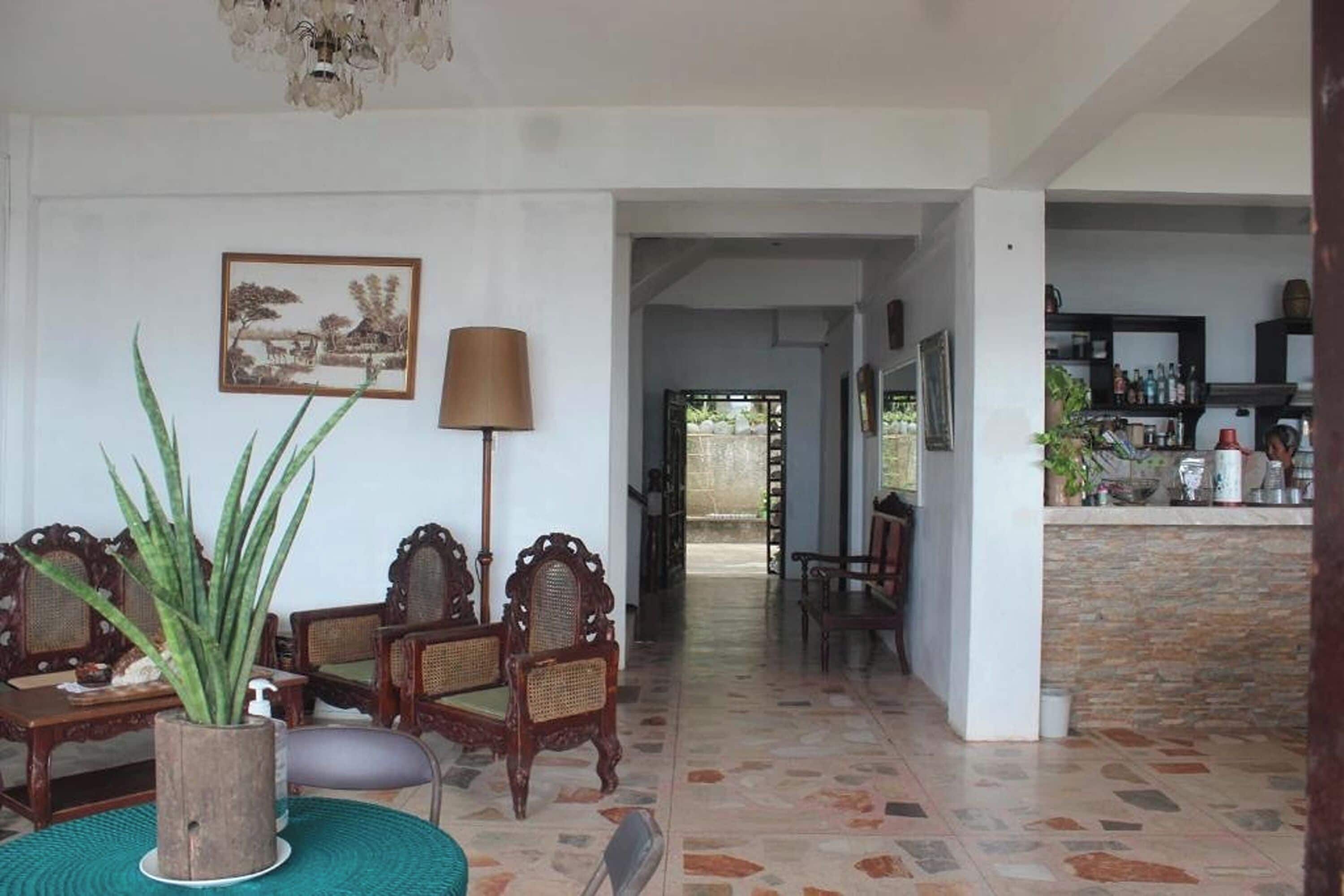 ฝ่ายต้อนรับ