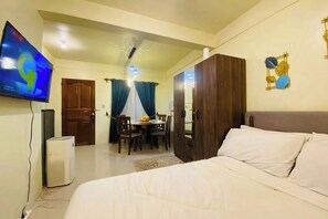 Apartment | Desk, blackout drapes, iron/ironing board, free WiFi - Lazy Daze Hometel Boracay (Boracay Island)