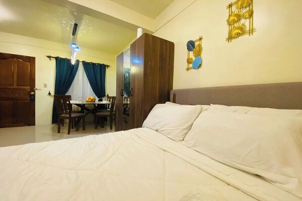 Apartment | Desk, blackout drapes, iron/ironing board, free WiFi - Lazy Daze Hometel Boracay (Boracay Island)