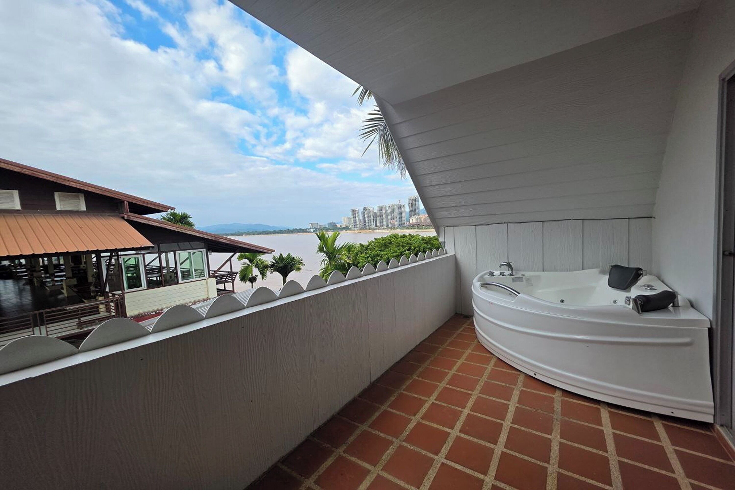 Family Room with River View | View from room