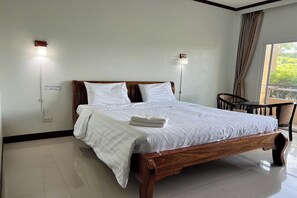 Deluxe Double Room | Desk, free WiFi, bed sheets