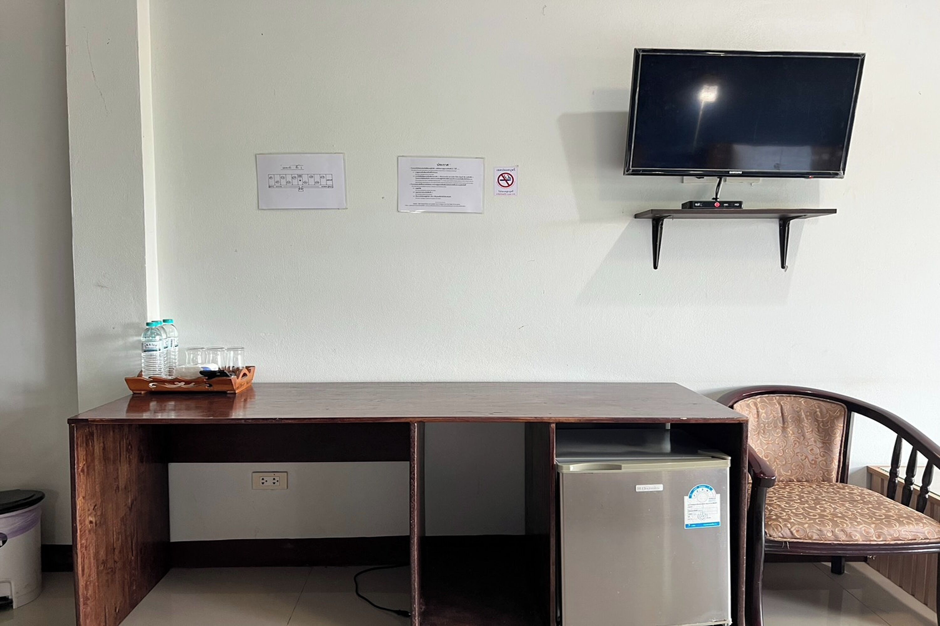 Deluxe Triple Room | Meja, Wi-fi percuma, cadar katil 