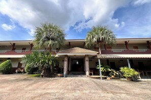 Front of property - Mayuree Resort (Udon Thani)