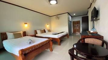 Chambre Triple Deluxe | Bureau, Wi-Fi gratuit, draps fournis