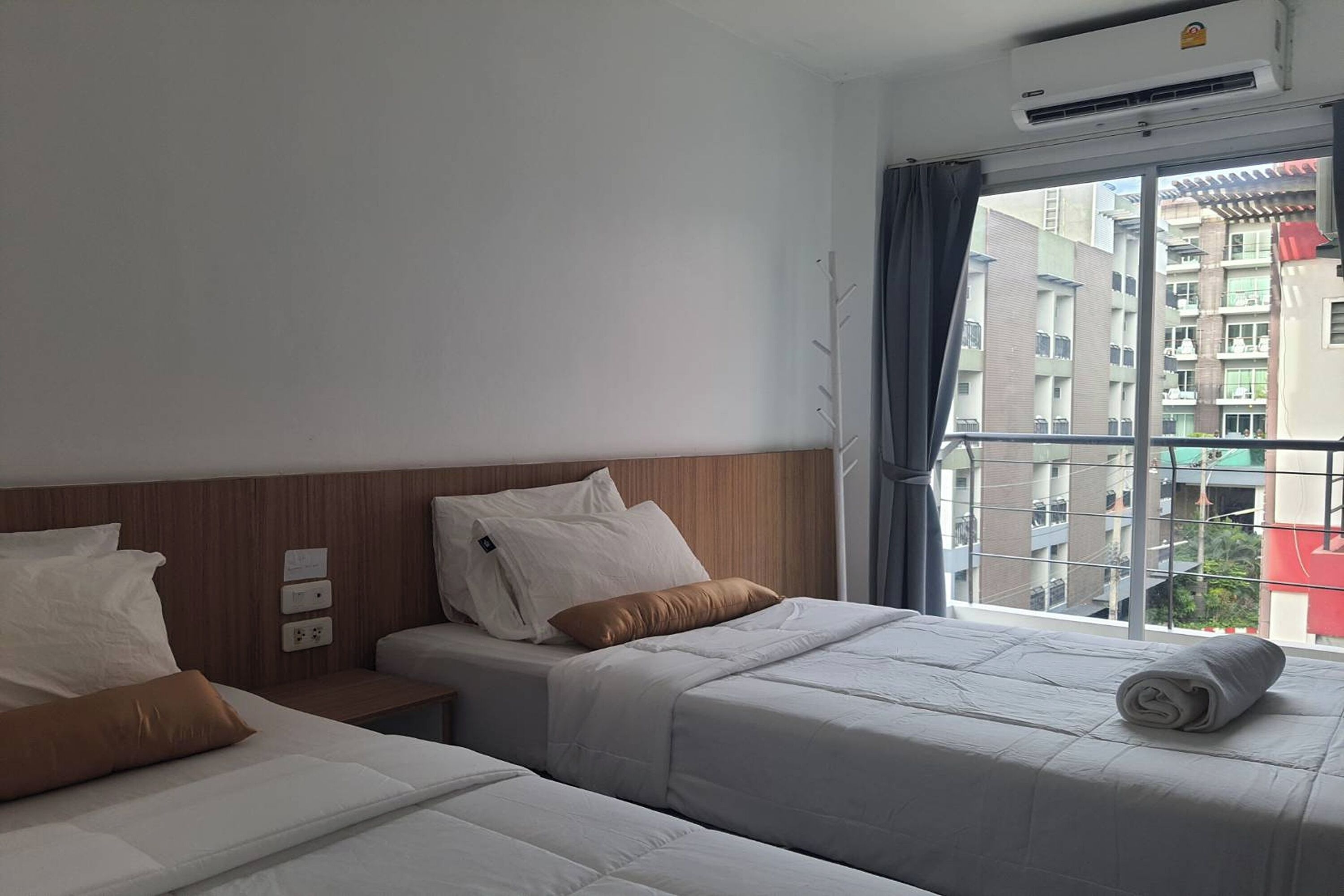 Standaard Twin kamer | Een bureau, gratis wifi, beddengoed