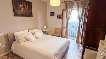 2 chambres, bureau, fer et planche Ă repasser, accĂšs Internet