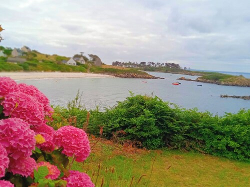 maison, à l'abri des regards, avec vue mer extraordinaire!