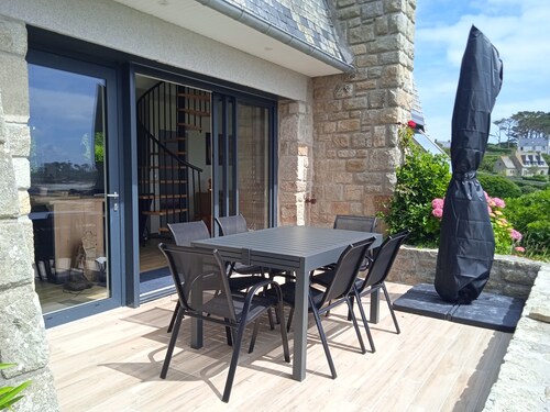 House, out of sight, with extraordinary sea view!